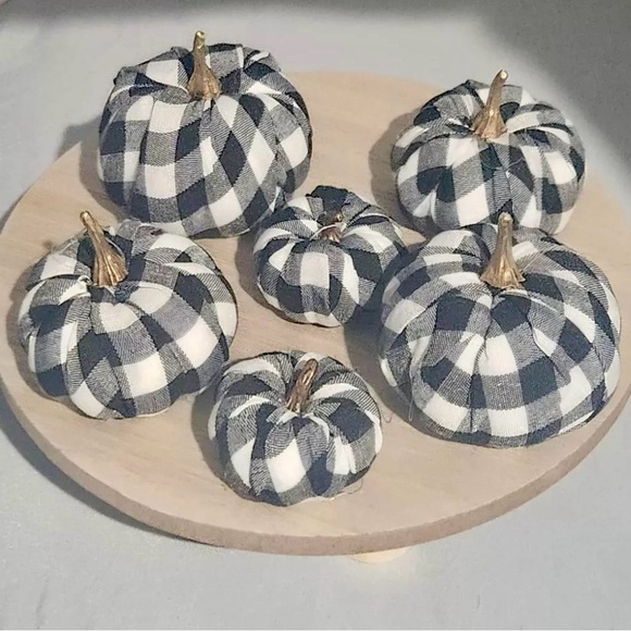 BLACK AND WHITE SET OF 6 PIECES HARVEST DECORATIVE PUNKIN - Picture 3 of 4